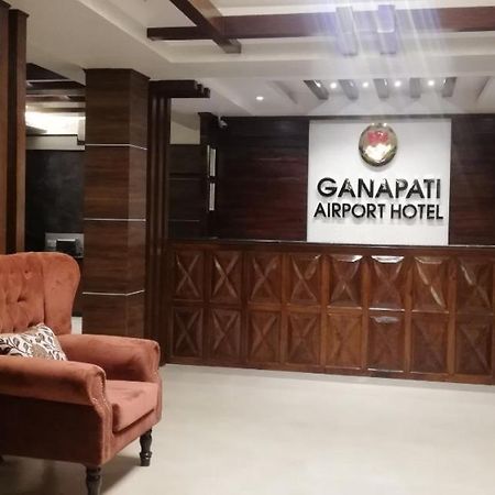 Ganapati Airport Hotel Kathmandu Exterior foto